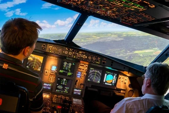HOTSOXX® Hot Rod Stadtrundfahrt mit anschließendem Flug in einem A320 Simulator buchen